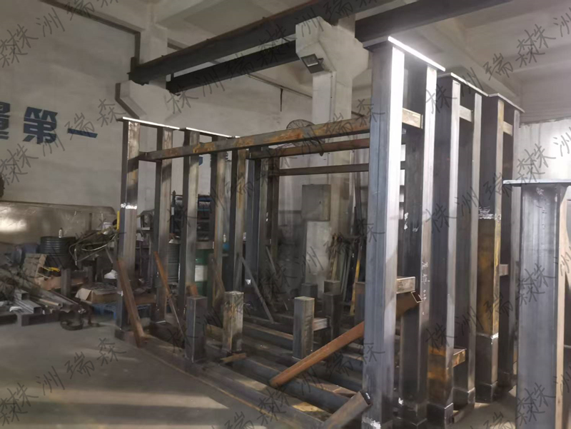 Structural components of the metallurgical stripping unit